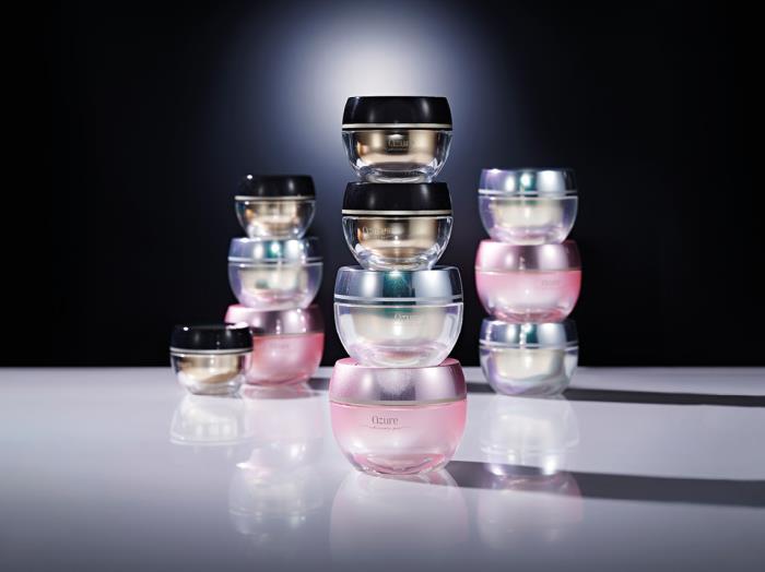 Azure: Luxury skincare jars with a thick-walled appearance