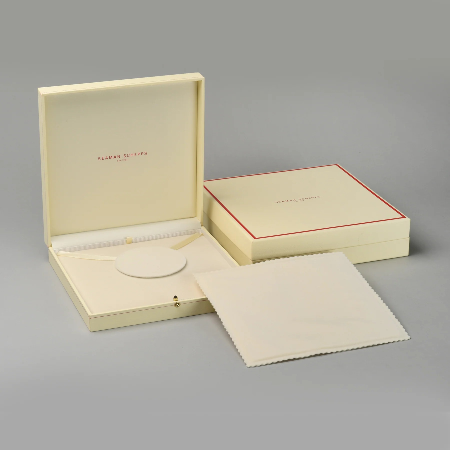 Lyon Necklace Box