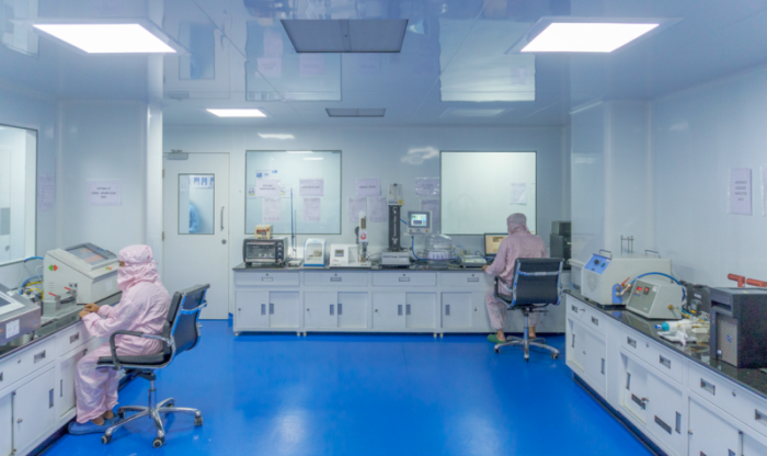 Doctor Packs Commitment to Total Customer Satisfaction