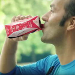 “Share what makes you smile” - Tetra Prisma Aseptic on the go