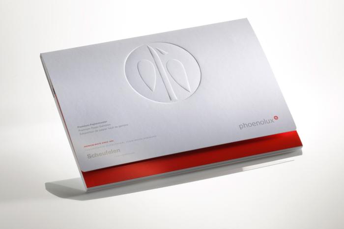 Scheufelen goes packaging. The phoenolux brand showcases the company’s new focus on packaging and board products.