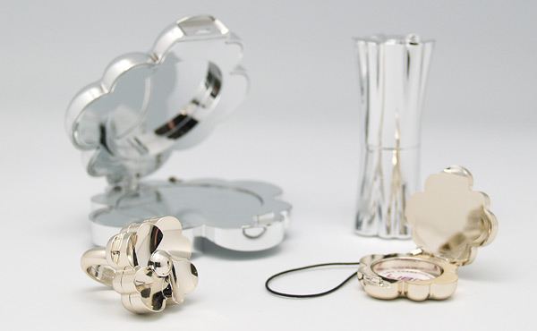 Libo's Wearable Make-up Packaging