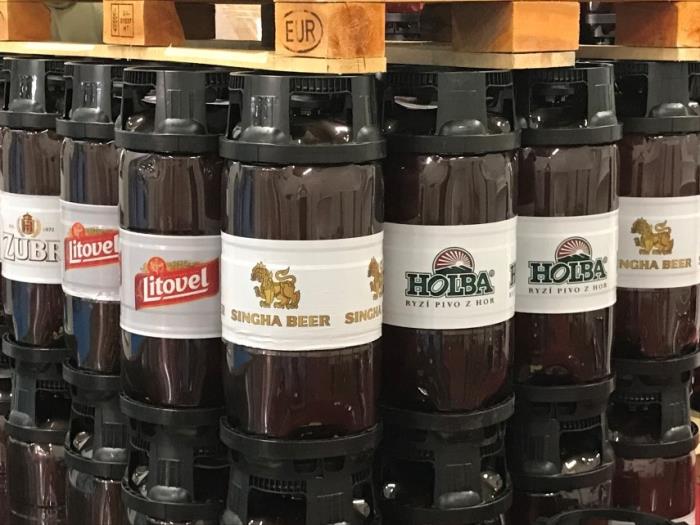 Digital printing on PET kegs