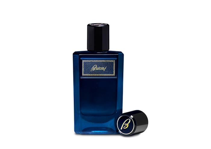 Brionis Eau de Parfum benefits from a magnetic closure & collar from AWANTYS