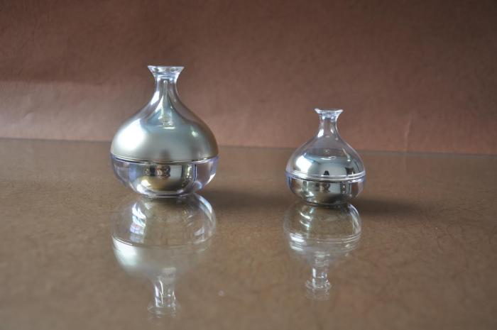 CPL releases its "Persian" line of tear drop jars