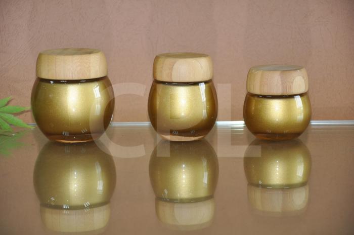 Glass jar with bamboo cap