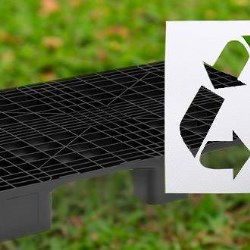 8 beneficios del palet de plástico frente al de madera