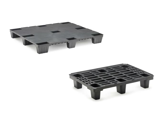 Lightweight plastic pallets