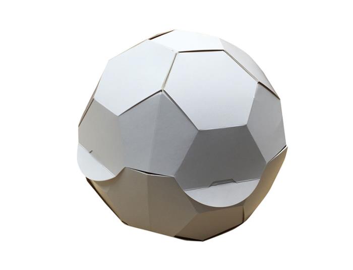 Cardbox Packaging presents the “Packaging Football“ at the start of the World Cup qualifiers