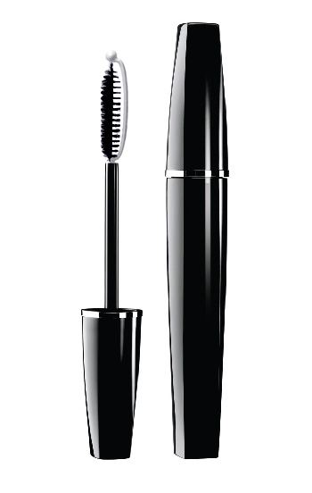 The "All in one dip" spinning mascara brush