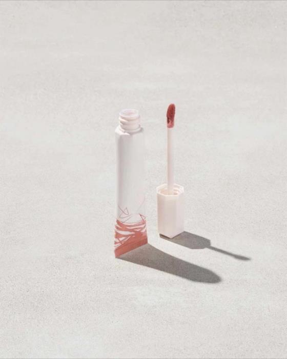 Mascara and Lip Gloss Tubes With Flocking Heads