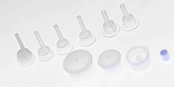 Insertion droppers for the perfect dispensing of minuscule volumes