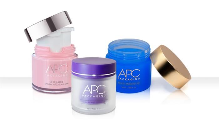 Exploring the Pros and Cons of Plastic and Glass Beauty Packaging