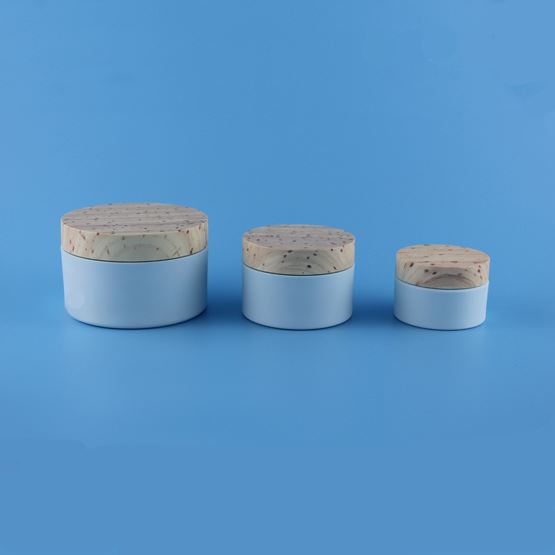 Thick wall PET jars with water transfer lids