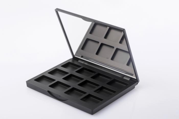 Cosmety releases new, large palettes for colour cosmetics
