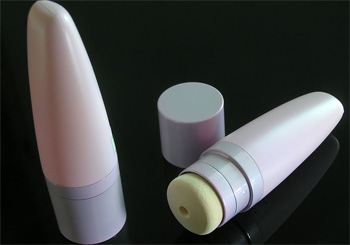 Tube with built-in sponge for liquid foundation