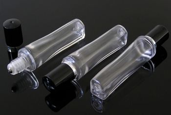 The mini-perfume roll-on