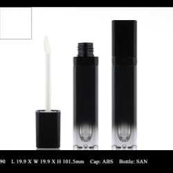 Lip Gloss Bottle: FT-LG1390