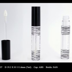 Lip Gloss Bottle: FT-LG1637