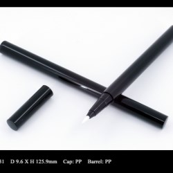 Felt tip eyeliner pen