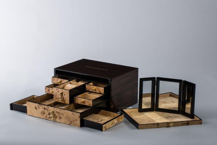 Luxury Unboxed: MingFengs Lacquered Jewelry Case