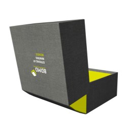 Clamshell box