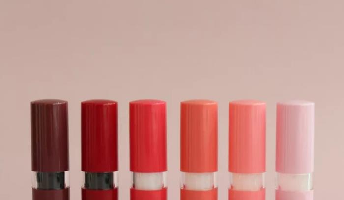 Benefits of Custom Lipstick Tubes With Ivorie Packaging 