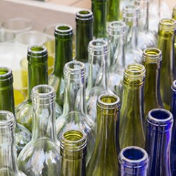Key benefits of glass bottles to package food and beverage items