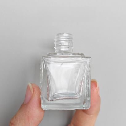 How to Eliminate Scratches and Mold Marks on Glass Bottle Surfaces