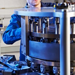 MMC Packagings two-piece closure assembly for Husky Injection Molding