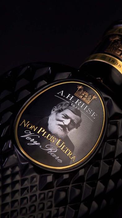 Portrait Label with Embossing for A.H. Riise