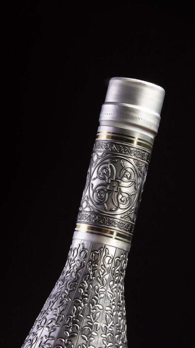 Luxury All-Over Embossed Silver Label for Glass Bottle