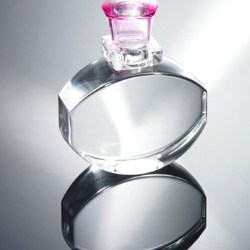 Lucia, by STO, shows off its curves