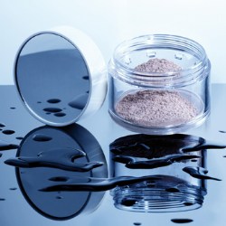 Cosmogen launches the ShakeNPowder waterproof powder jar