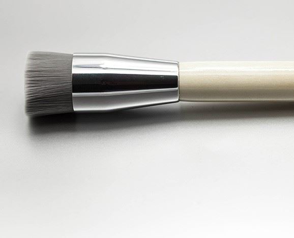 Cosmogen's gorgeous new antibacterial charcoal brush
