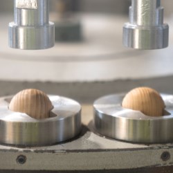 The Art of the Seal: Luxury with Custom Wood Packaging