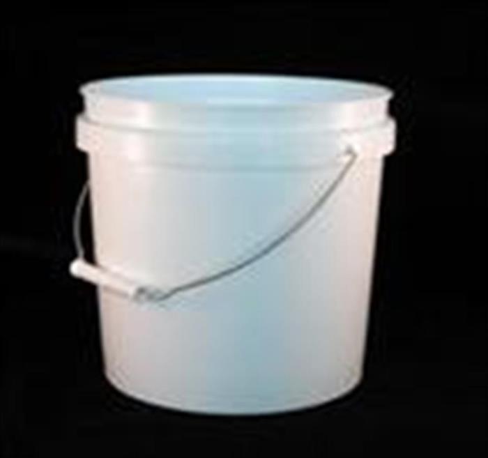 2 gal HDPE Pail, 65 mil Round, Metal Handle and Plastic Grip