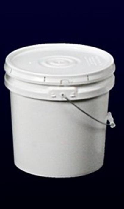 2 gal HDPE Pail, 65 mil Round, Metal Handle and Plastic Grip
