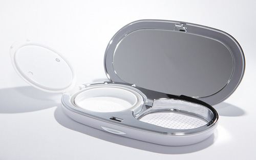 The beautifully designed Airtight Compact by Hana